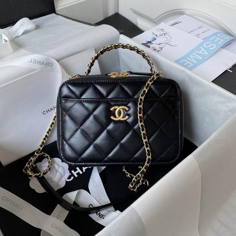 Chanel Handbags 671